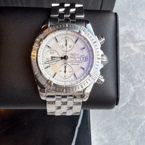 Breitling Evolution 44mm MOP Tavla