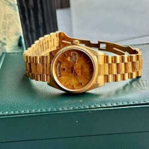 Rolex Day-Date 18K Burled Walnut Dial 18078 Bark Finish Unik!