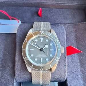 Tudor Black Bay 58 925 Silver Taupe Dial Fullset Svensksåld Tillfälle!
